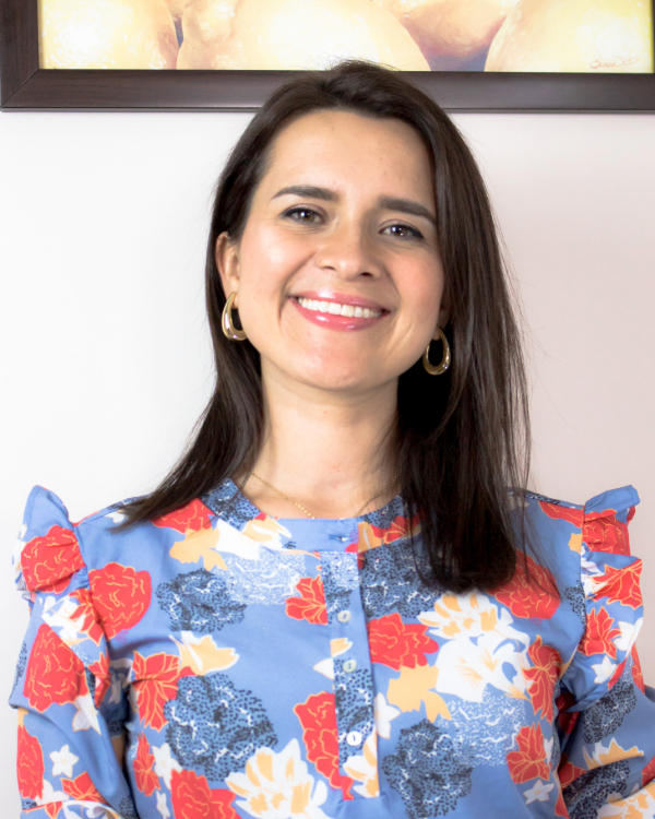 Norella, Spanish language coach